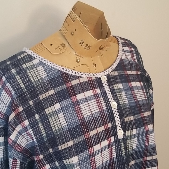 Stefano Basics Blouse - Picture 3 of 9